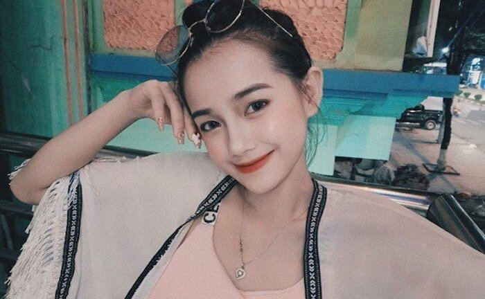 Nữ du học sinh Lào gây ấn tượng với vẻ đẹp thánh thiện và biết 5 thứ tiếng