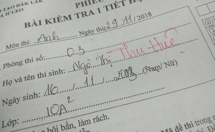 Những lần đãng trí đến quên cả tên của học sinh khi vào phòng thi