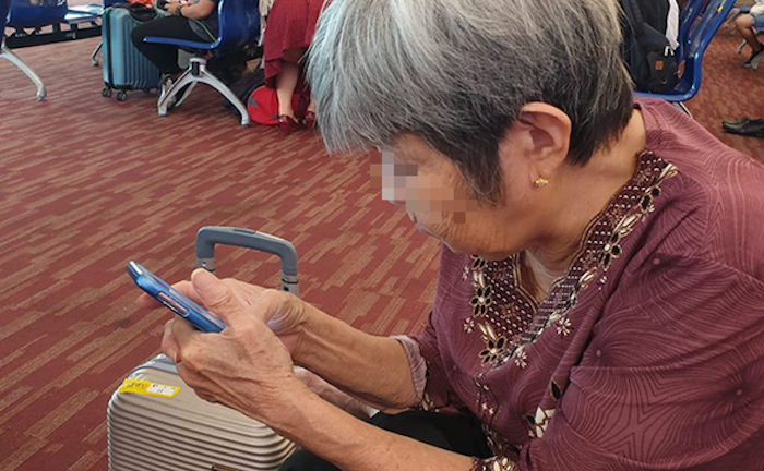 Cụ bà 76 tuổi giấu con cháu tự đi du lịch Thái Lan một mình