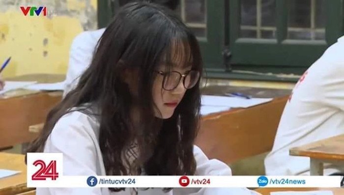 Xuất hiện trên sóng truyền hình trong kỳ thi lớp 10, nữ sinh bỗng dưng bị 'ném đá'