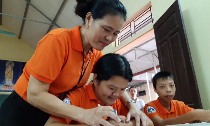 Cô giáo 26 năm tìm ánh sáng cho 300 đứa trẻ nhiễm chất độc da cam