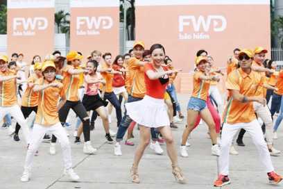 Tóc Tiên trở thành tâm điểm chú ý trong màn Flashmob mới