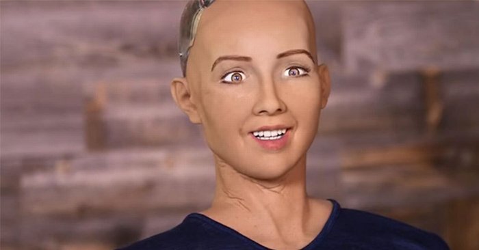 Nỗi đau bị bóc lột sức lao động của robot đầu tiên được cấp quyền công dân