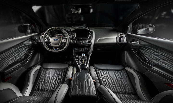 Ngắm nội thất 'độ' sang trọng của xe thể thao Ford Focus RS