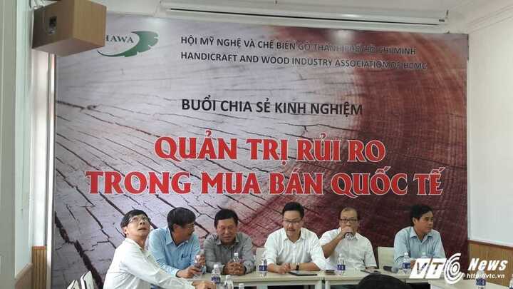 Nhiều công ty đến họp báo 'kêu khổ', chồng Thu Minh hứa sớm trả nợ