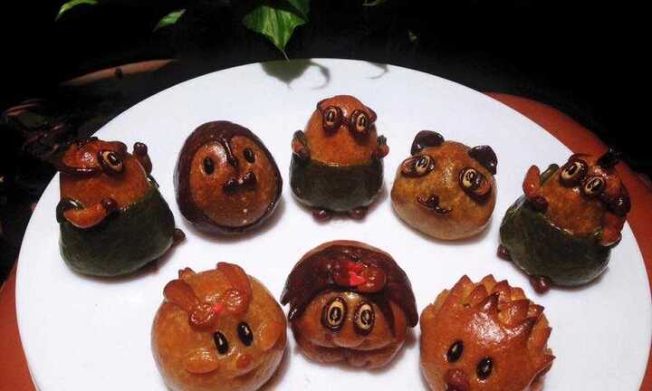 Dân Sài Gòn đua nhau săn lùng bánh trung thu Pokemon