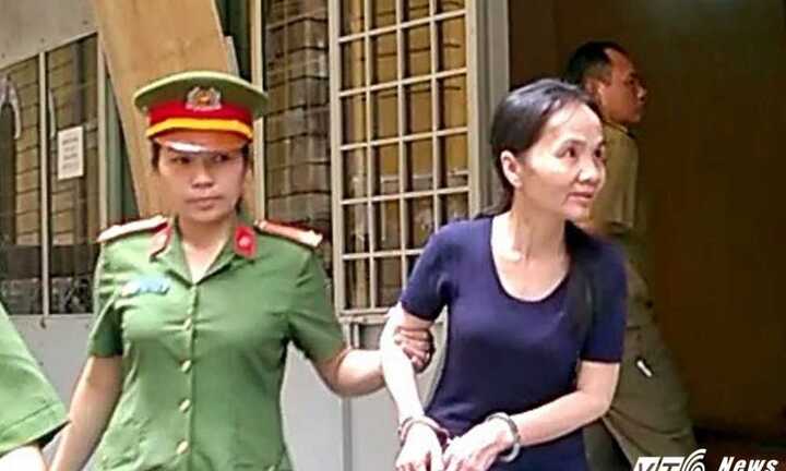 Thuê người đóng giả chồng, vợ làm giấy tờ giả bán nhà