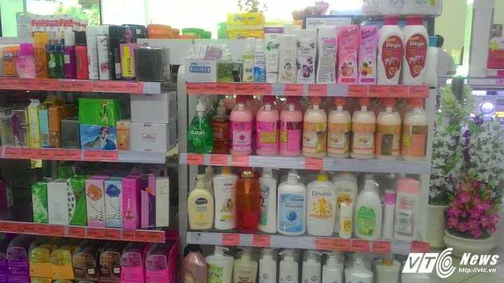 Mỹ cấm lưu hành hàng nghìn sản phẩm tẩy rửa, Việt Nam vẫn thờ ơ?