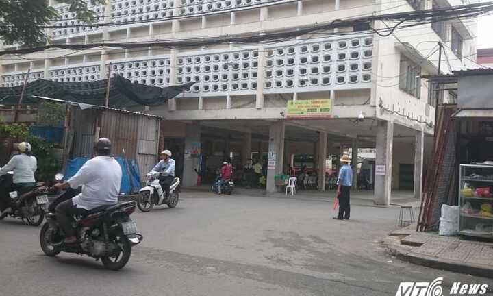 Kiến nghị thu hồi bãi xe 'lậu' Thành Bưởi để xây trường học