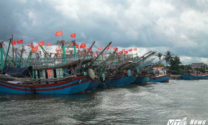 15 ngư dân đang bị mất liên lạc trên biển