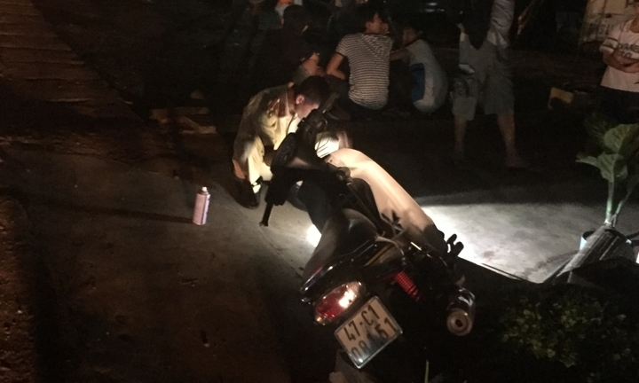 Phóng xe như bay, nam thanh niên khiến cụ già nguy kịch