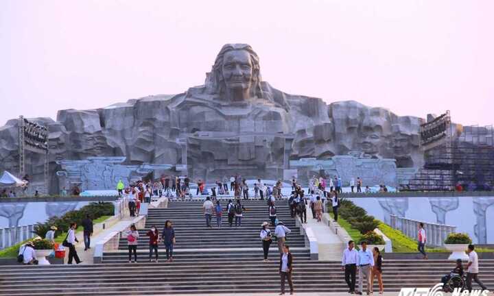 Quảng Nam chi 5 tỷ đồng xây dựng 'Vườn tượng danh nhân'