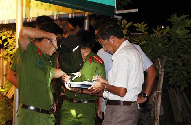 Cha và con gái chết cháy trong ngôi nhà rực lửa: Nghi án cha đốt nhà tự tử