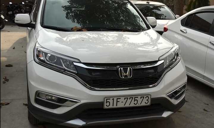 'Nữ quái' thuê xe hơi hạng sang mang đi cầm cố