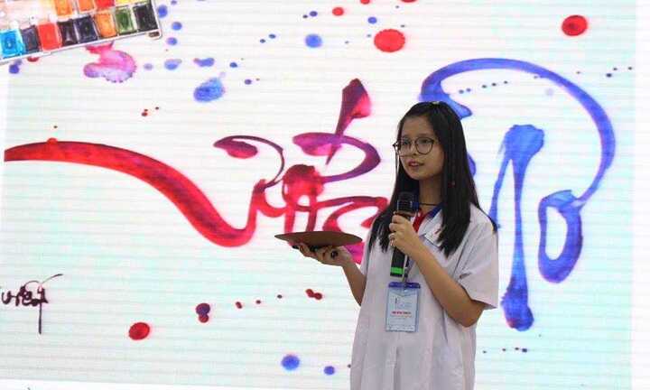 Nữ sinh xinh xắn ước mơ trở thành nhà cứu hộ động vật hoang dã