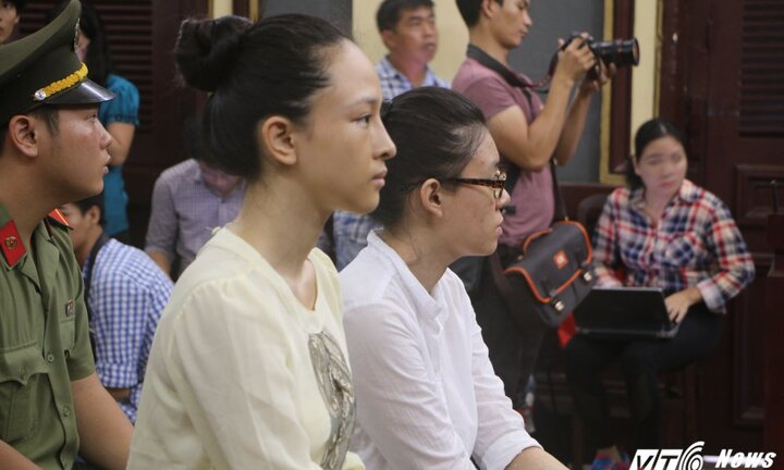 Phiên xử hoa hậu Phương Nga: Nhận thư lẫn trong rau củ, trao thư qua lỗ thông gió