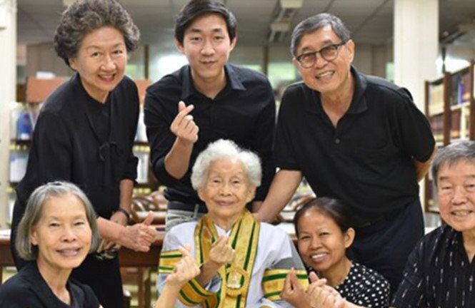 Cụ bà hoàn thành giấc mơ cử nhân ở tuổi 91