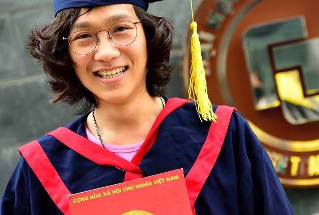 Chàng giám đốc tóc dài, điển trai từng đốt 2 bằng cử nhân du học Nhật gây xôn xao