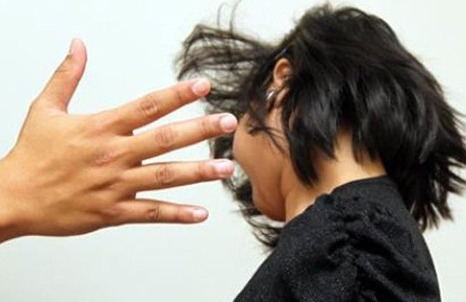 Clip học sinh bị cô giáo tát liên tục 40 cái vào mặt gây phẫn nộ