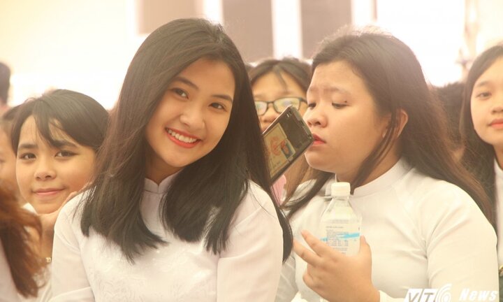 Chùm ảnh: Nữ sinh TP.HCM xinh đẹp rạng rỡ trong ngày khai trường