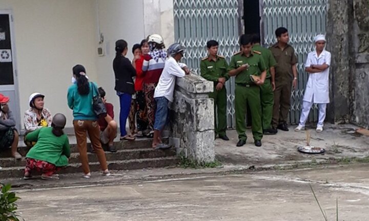 Nghi can đâm chết bạn nhậu ở Cà Mau ra đầu thú