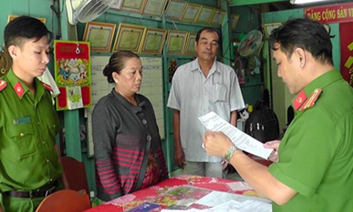 Chủ hụi lập danh sách ma chiếm đoạt gần 1 tỷ đồng