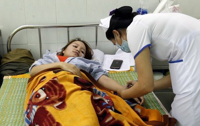 Cô giáo bị phụ huynh hành hung đến thủng màng nhĩ lại nhập viện sau lễ cưới