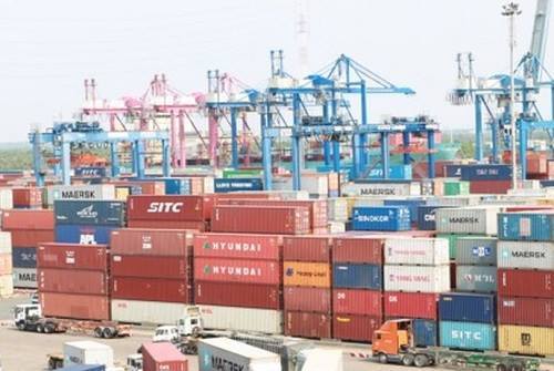 5.000 container hàng phế liệu đang tồn đọng ở cảng biển
