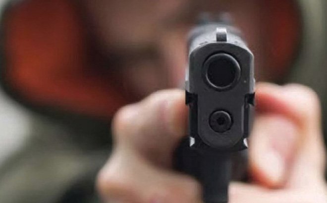 Mâu thuẫn trong cuộc nhậu, người đàn ông dùng súng tự chế giết người rồi tự sát