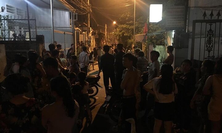 Bị nhắc nhở ăn nhậu gây ồn, nhóm thanh niên đâm chết thầy giáo ở Bình Dương