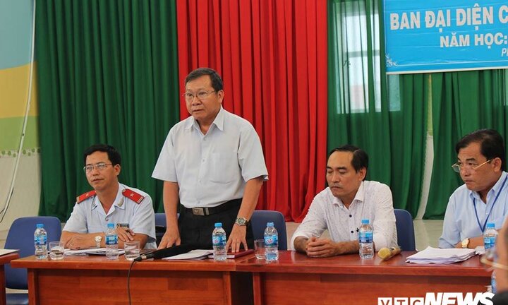 Nghi vấn trẻ phải ăn cơm mốc, đầu cá: Xử lý kỷ luật hiệu trưởng và 2 hiệu phó