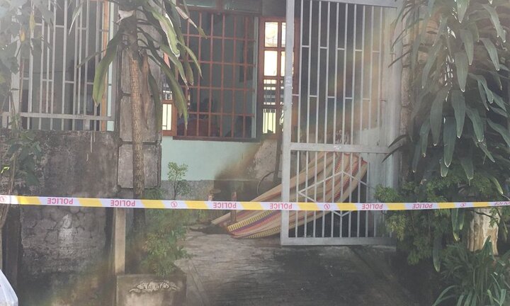 Đi tập thể dục phát hiện xác chết cháy đen trước cửa nhà ở Bình Dương