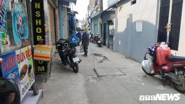 Bé gái bị xe chở vật liệu xây dựng lùi cán chết thương tâm