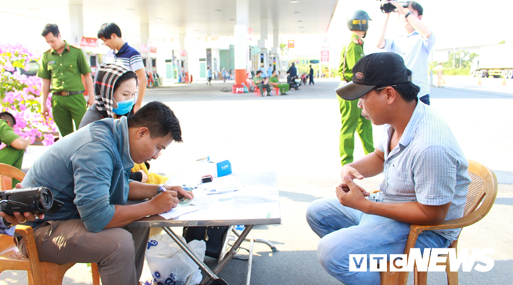 Bị CSGT phát hiện dương tính với ma túy, tài xế hốt hoảng nói chỉ uống thuốc đau bao tử