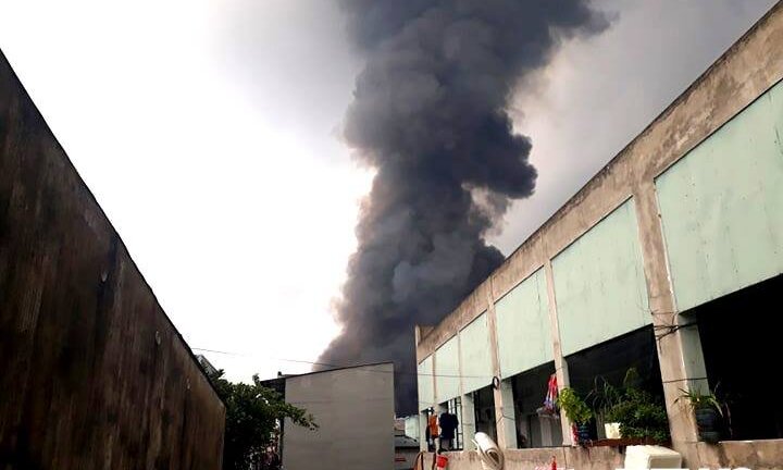 Cháy lớn tại khu công nghiệp Sóng Thần 2 ở Bình Dương: Gần 20.000m2 nhà xưởng bị thiêu rụi
