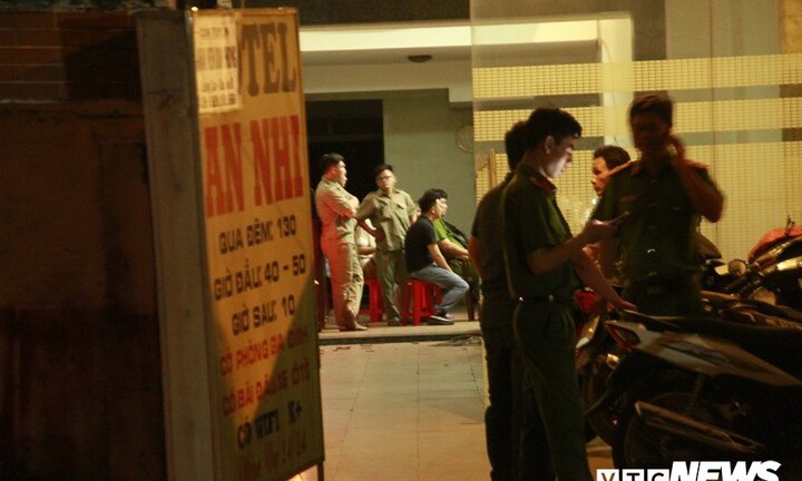 Sau cuộc gọi cầu cứu gia đình, cô gái 23 tuổi nghi bị sát hại trong nhà nghỉ ở TP.HCM