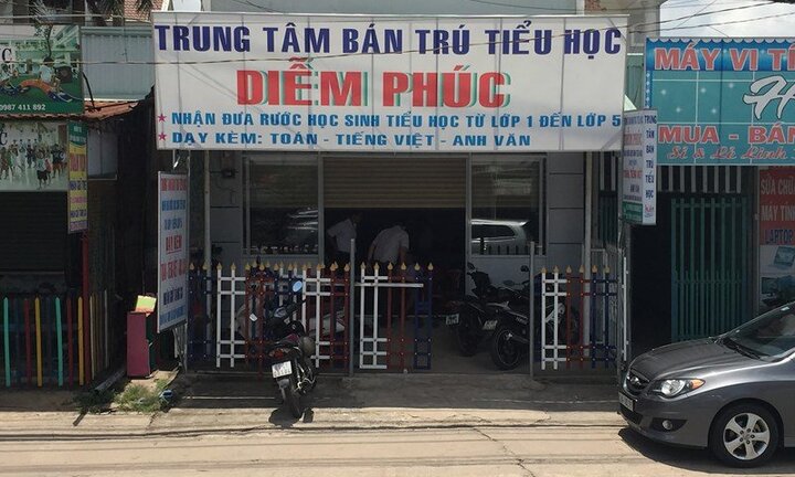 Đình chỉ cơ sở giữ trẻ để quên bé trai 7 tuổi trong trường