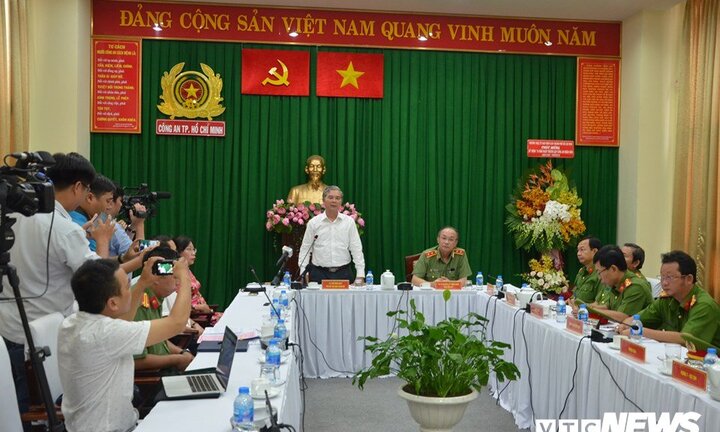 Bị cảnh sát truy bắt, kẻ buôn ma túy ở TP.HCM ném lựu đạn chống trả