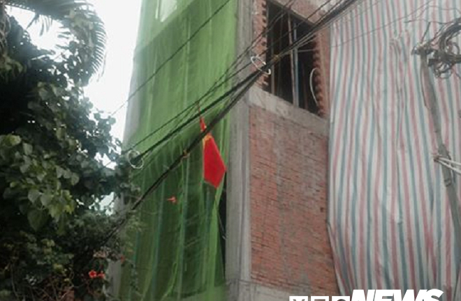 Ngã giàn giáo, nam công nhân ở TP.HCM rơi xuống đất thiệt mạng