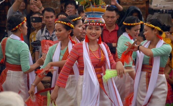 Ảnh: Về Ninh Thuận xem đồng bào Chăm tưng bừng hát ca mừng lễ hội Katê