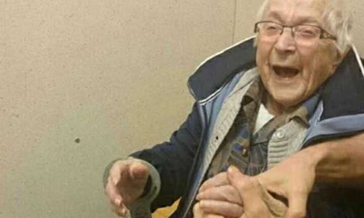 Cụ bà 99 tuổi nằng nặc đòi vào tù để trải nghiệm