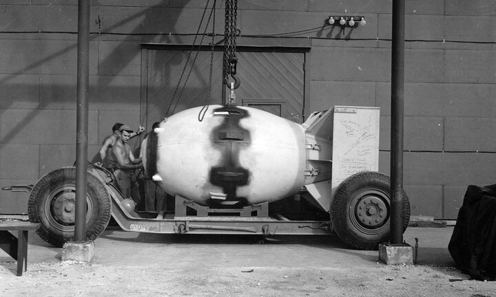 Ảnh hiếm về quá trình Mỹ chuẩn bị bom hạt nhân ném xuống Nhật Bản 72 năm trước