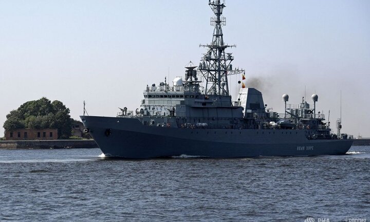 Tàu chiến NATO rầm rập tiến vào Biển Đen, Nga điều chiến hạm theo sát