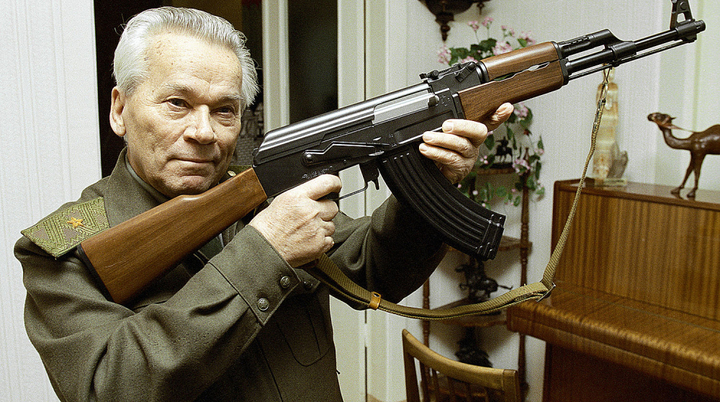 Vũ khí của mọi thời đại và mọi dân tộc: Cách Kalashnikov phát minh ra AK-47