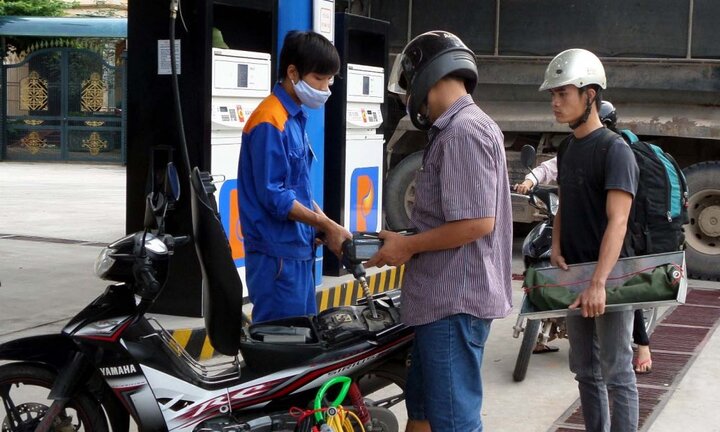 Giá xăng hôm nay có thể tăng nhẹ