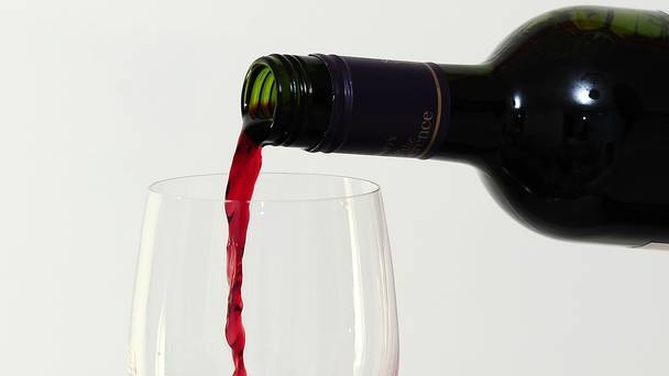 Phát hiện chất trong rượu vang đỏ ngăn ngừa sâu răng