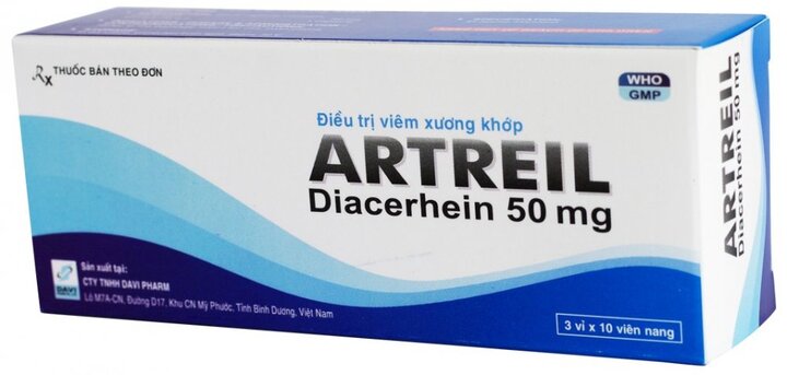 Chơi trò đóng giả bác sĩ - bệnh nhân, hai bé trai suýt chết