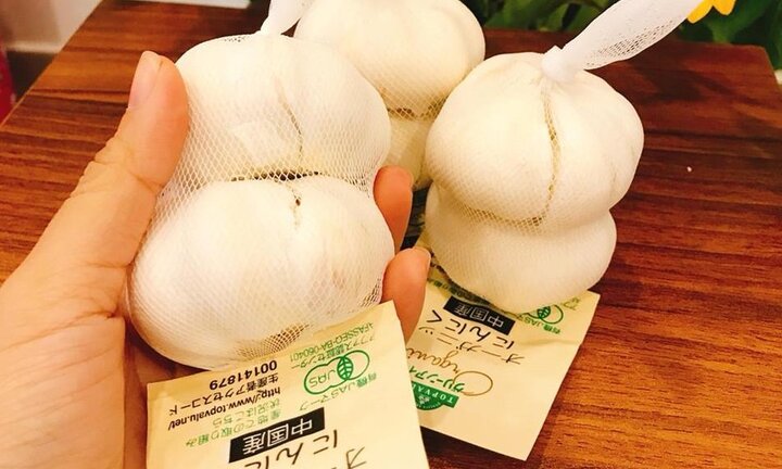 Tỏi Nhật 100.000 đồng/củ vẫn được tìm mua