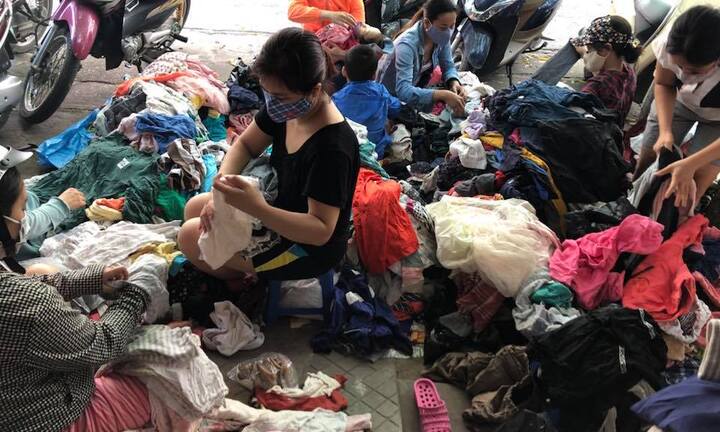 Trời trở rét, chủ shop hàng thùng thu về 35 triệu đồng/ngày