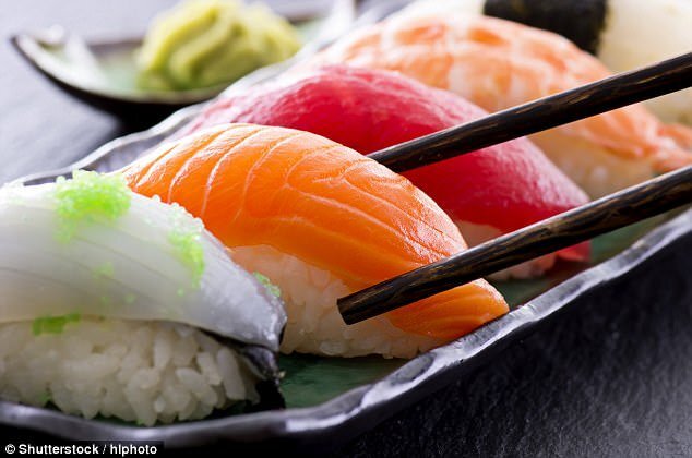 Cẩn thận ăn sushi dễ bị nhiễm giun ký sinh